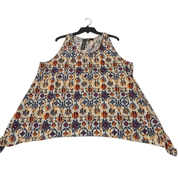 Asymmetrical Hem Patterned Plus Size Tank - Picture 1 of 7
